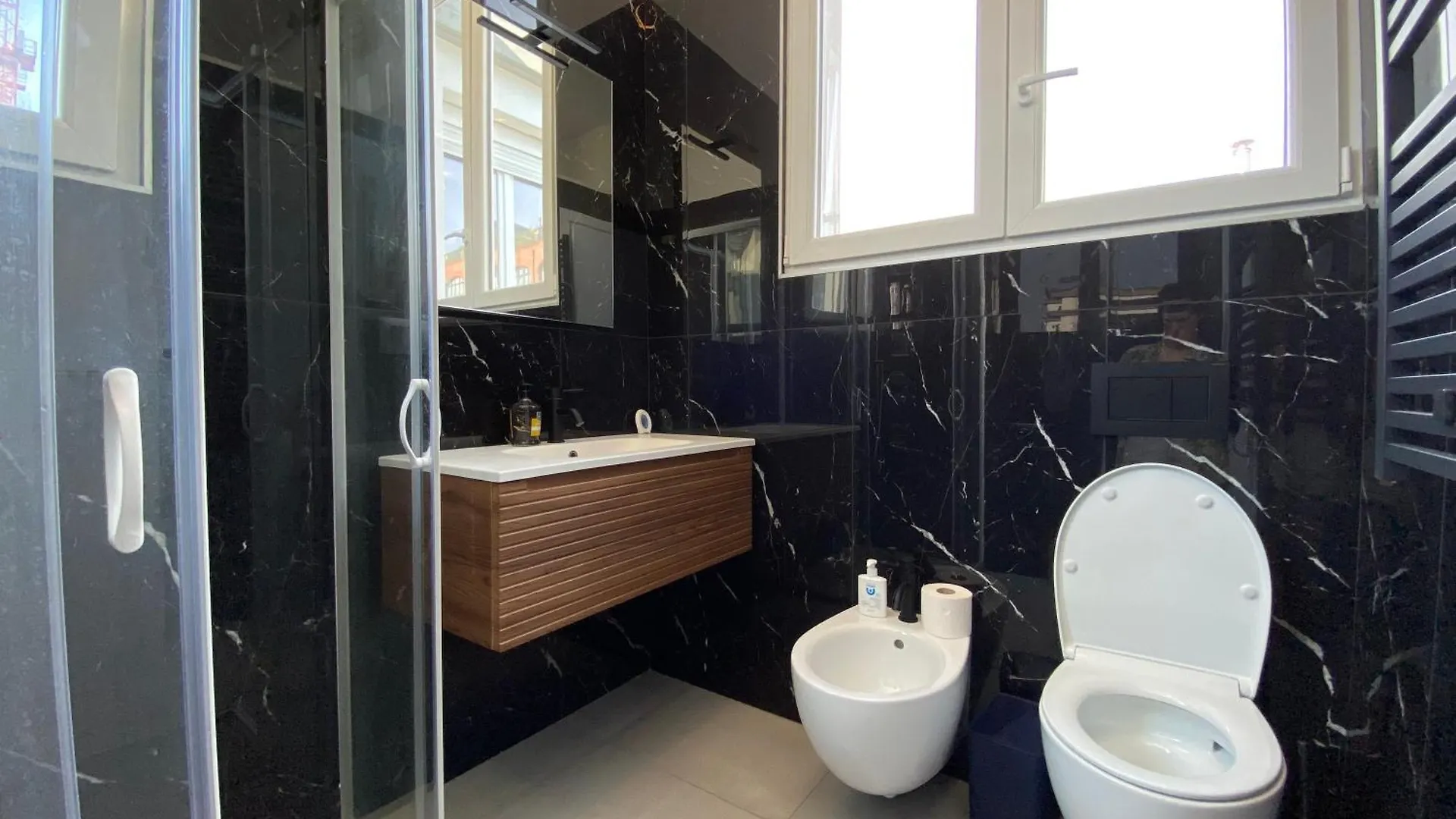 Modern 3 Bedrooms Apartment Milano