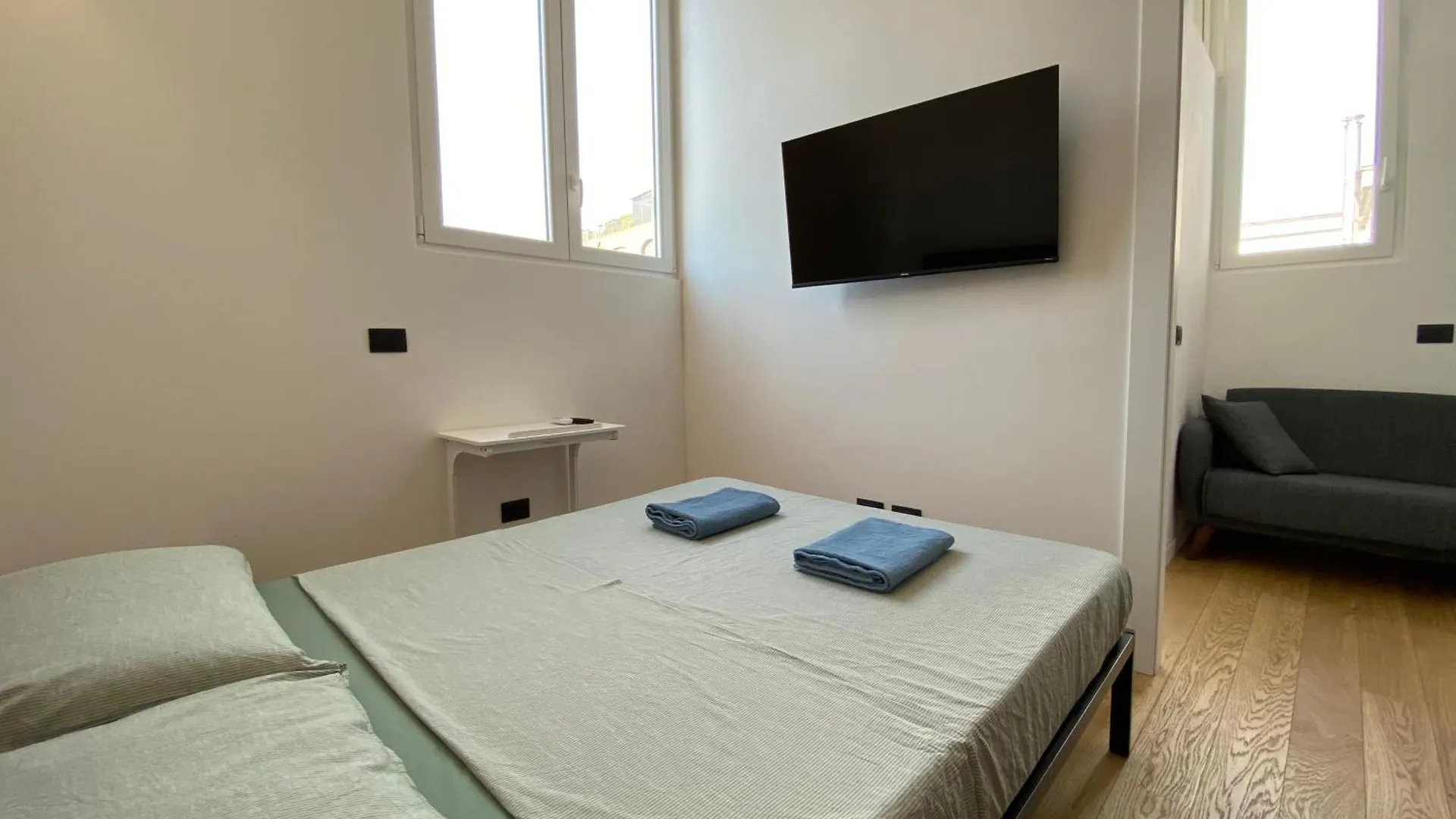 Modern 3 Bedrooms Apartment Milano