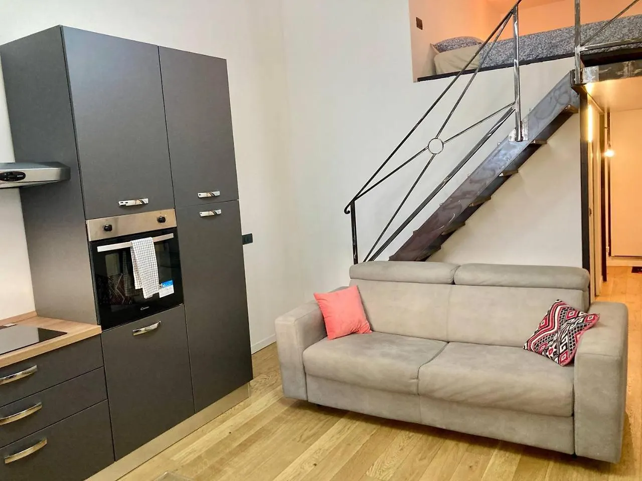 Modern 3 Bedrooms Apartment Milano İtalya