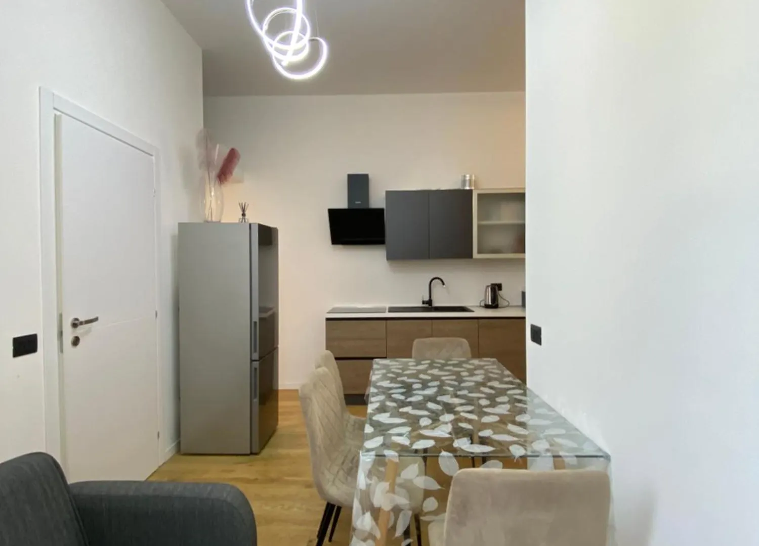 Modern 3 Bedrooms Apartment Milan