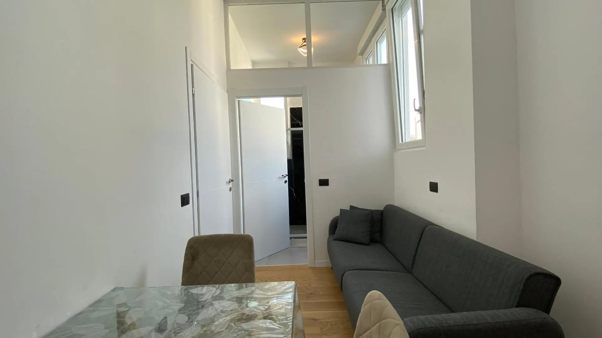 Modern 3 Bedrooms Apartment Milan