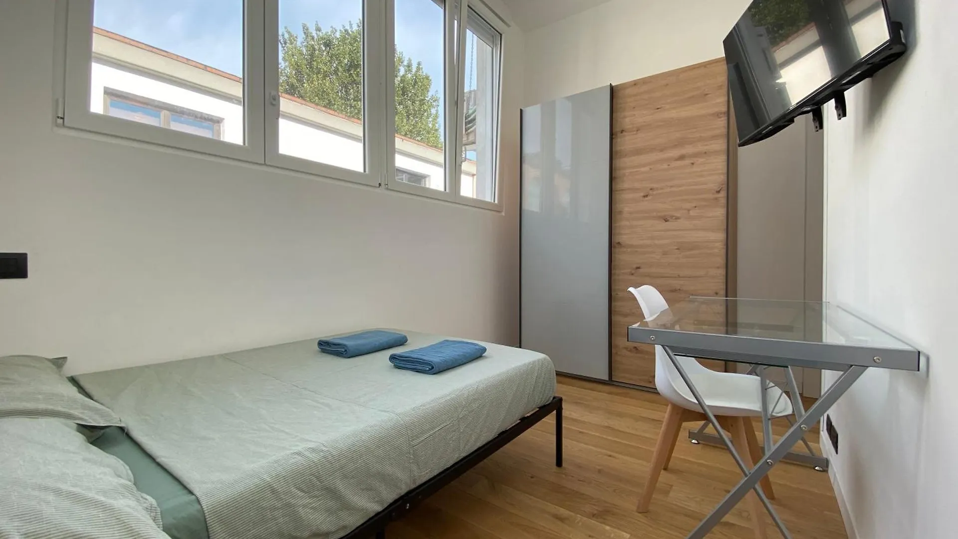 Modern 3 Bedrooms Apartment Milan