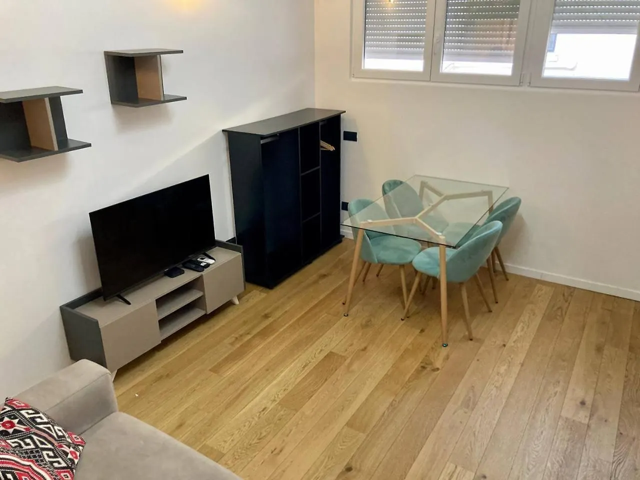 Modern 3 Bedrooms Apartment Milan