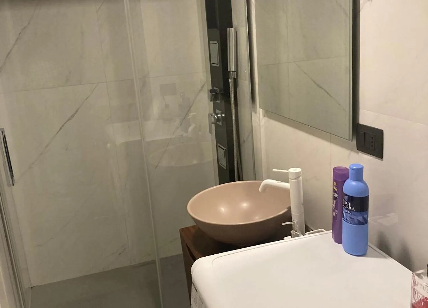 Modern 3 Bedrooms Apartment Milan